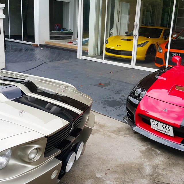 คลังรถสปอร์ต ดีเจเพชรจ้า