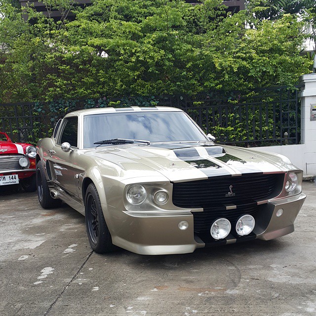 คลังรถสปอร์ต ดีเจเพชรจ้า