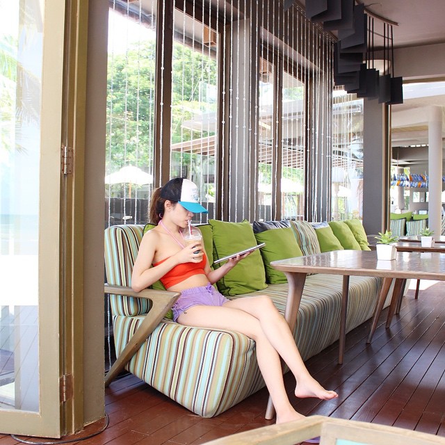 ฟาง พิชญา ชุดว่ายน้ำ