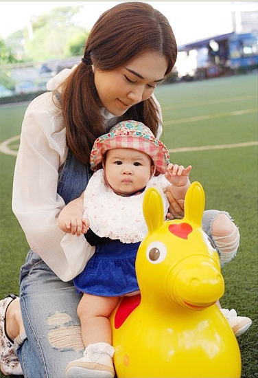 น้องมายู ลูกสาวเมย์ เฟื่องอารมย์