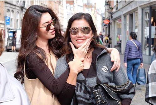 ใหม่ ดาวิกา