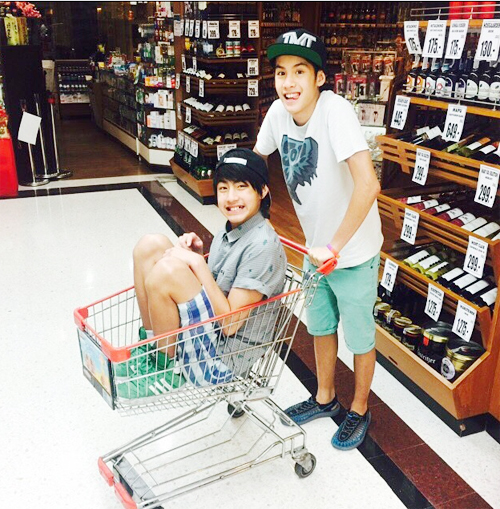 เจ้านาย เจ้าขุน ลูกชายเจ เจตริน ไปเรียนต่อที่อังกฤษ 