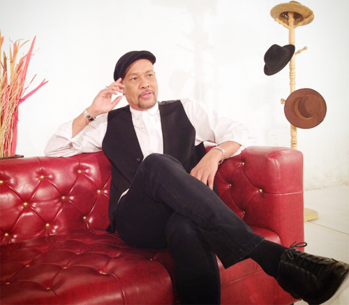 โน้ต เชิญยิ้ม