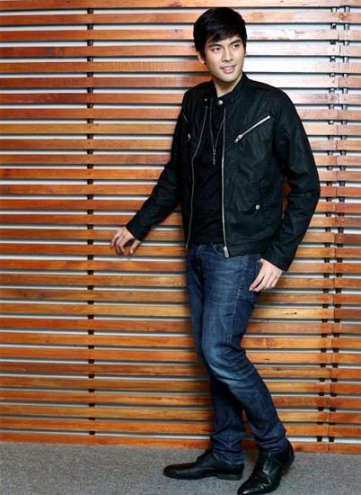 บอม ธนิน