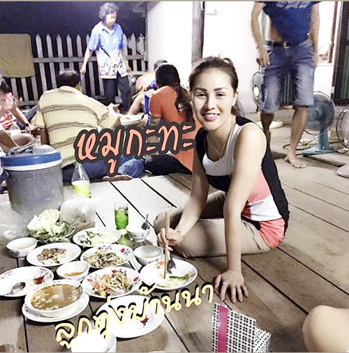 หญิงลี ศรีจุมพล