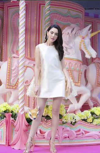 ใหม่ ดาวิกา