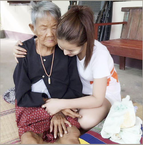 หญิงลี ศรีจุมพล