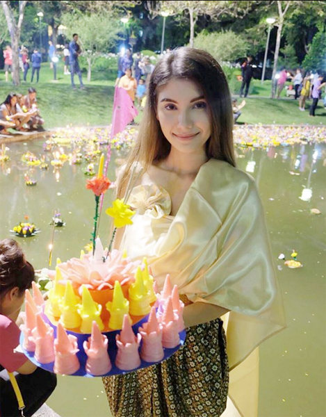 ดาราลอยกระทง 2558 