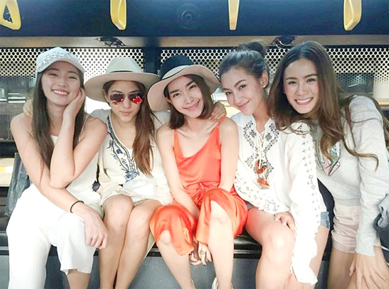 เบลล่า ราณี พรีม รณิดา โม มนชนก บัว วรรณสิริ พัดพัด รัตน์ฟ้า