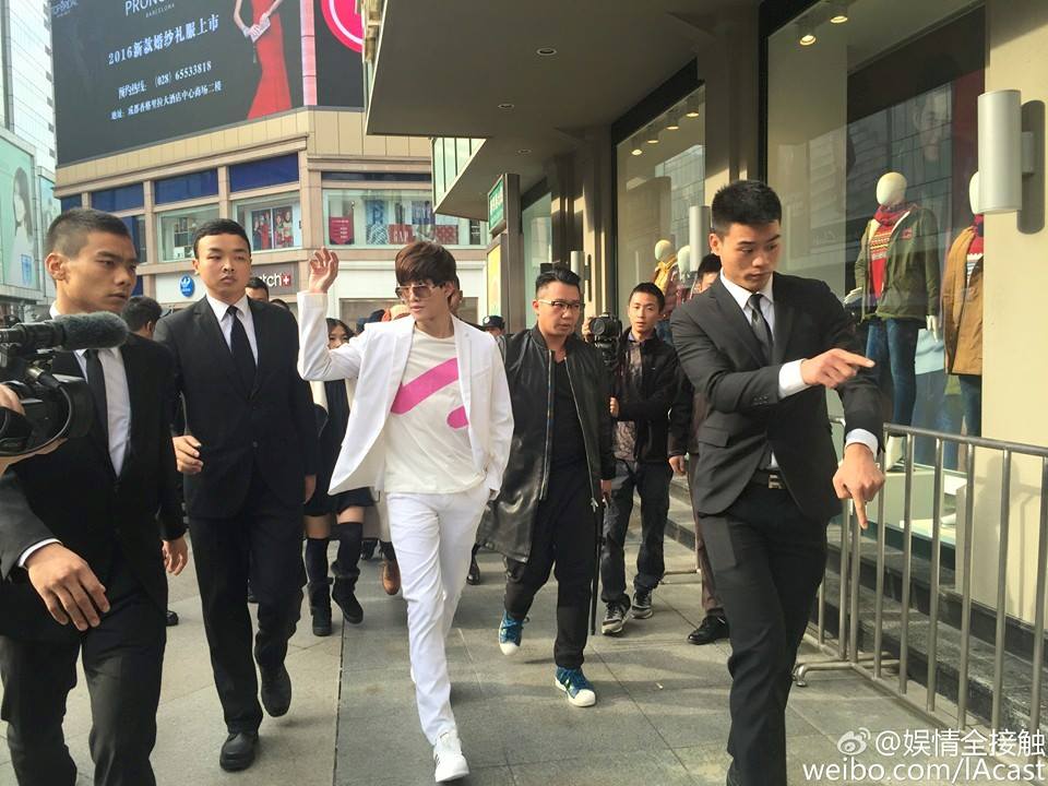 ไมค์ พิรัชต์ 