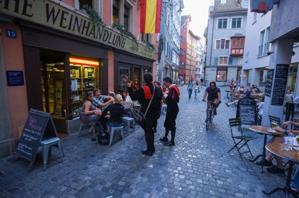 9 เมืองท่องเที่ยวระดับโลกที่อาหารการกินแพงหูฉี่ 