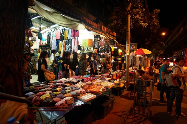 เปิดท้ายของของในกรุงเทพฯ ตะลุยขาย 15 ตลาดเด็ดน่าลงทุน