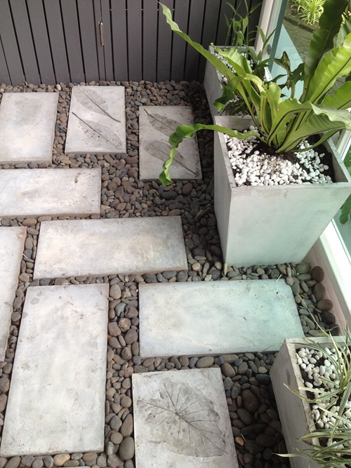 จัดสวนหย่อมบนระเบียงคอนโด จากที่ตากผ้าสู่สวนน่ารักในร่ม ! 