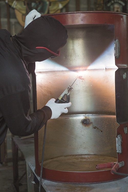 DIY ตู้เก็บของจากถังใส่น้ำมันสุดชิค แต่ราคาแสนถูก