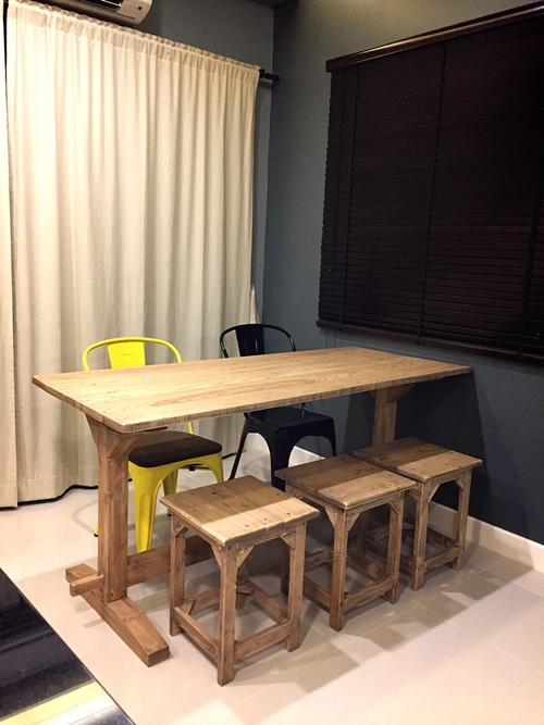 บ้านทาวน์โฮม 2 ชั้นสไตล์ลอฟท์ แต่งบ้านเท่ ๆ กลิ่นอายร้านกาแฟ  