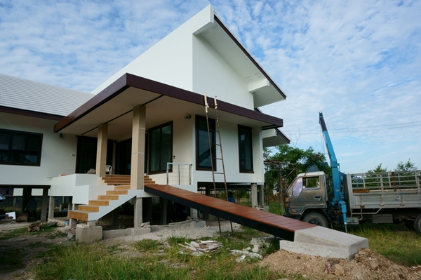 ปลูกบ้านชั้นเดียวยกสูง สไตล์บ้านไทยประยุกต์ 