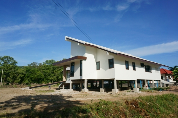 ปลูกบ้านชั้นเดียวยกสูง สไตล์บ้านไทยประยุกต์ 