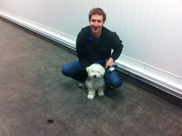 เปิดมุมน่ารักของ มาร์ค ซัคเคอร์เบิร์กกับมะหมาคู่ใจในวันครบรอบ 5 ปี