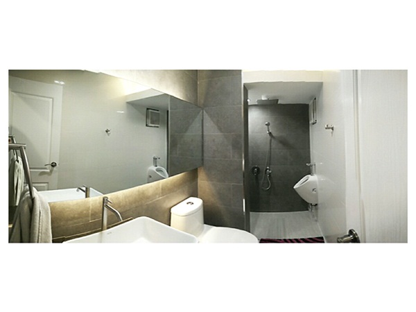รีโนเวทห้องน้ำเก่า กลายเป็นห้องใหม่จนแทบจำไม่ได้ 