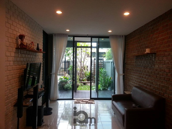 รีโนเวททาวน์เฮ้าส์มือ 3 ด้วยงบ 3 แสนบาท ได้ทั้งบ้านและโฮมออฟฟิศในตัว
