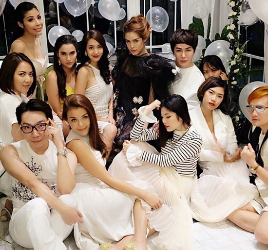 ไฮโซขุนพล หอมแก้ม เกรซ