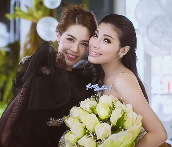 ไฮโซขุนพล หอมแก้ม เกรซ