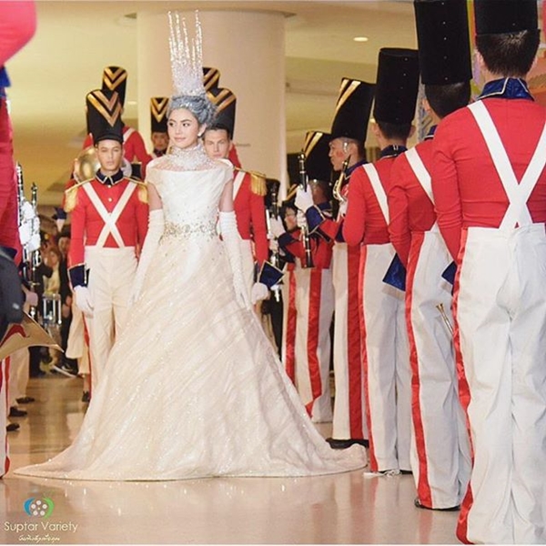 ใหม่ ดาวิกา