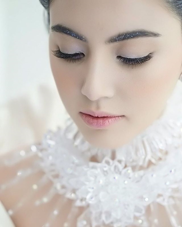 ใหม่ ดาวิกา