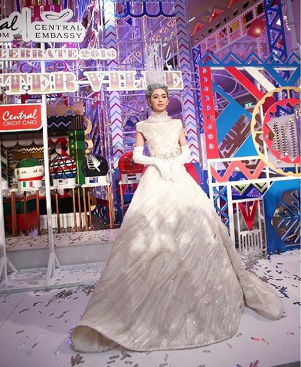 ใหม่ ดาวิกา