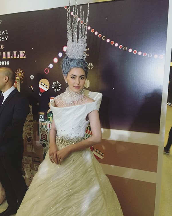 ใหม่ ดาวิกา