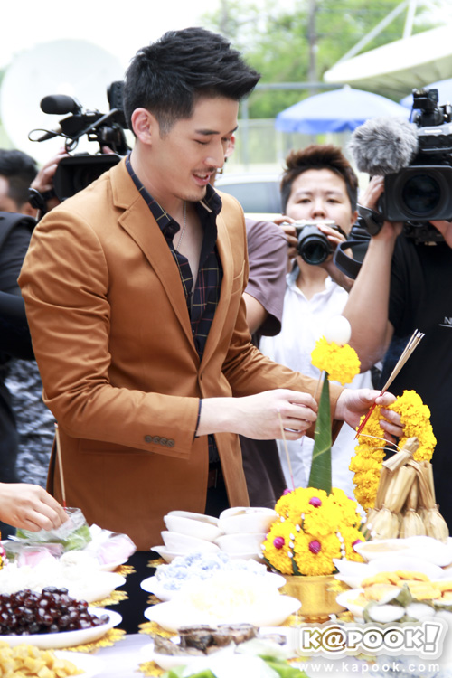 พลอย แอนดริว นำทีมนักแสดง บวงสรวง สายลับรักป่วน
