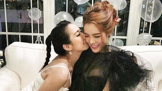 ไฮโซขุนพล หอมแก้ม เกรซ