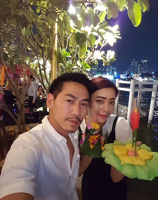 คู่รักดาราลอยกระทง