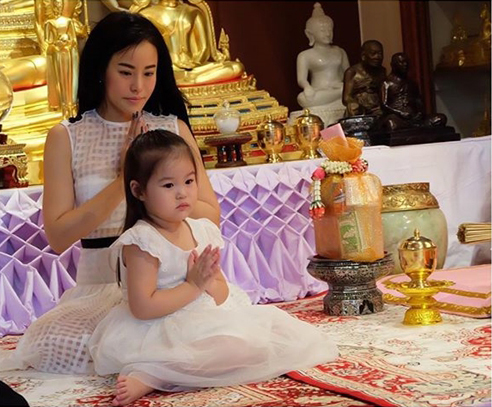  หนิง ปณิตา 