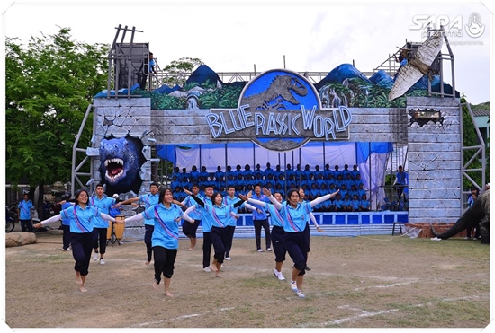 กีฬาสีเด็กมัธยมอลังการ สแตนด์ธีม Jurassic World 3D