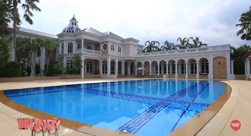  ป๋าต๊อบ ปีใหม่ เปิดคฤหาสน์สุดหรู ทายาทมหาเศรษฐีหมื่นล้าน