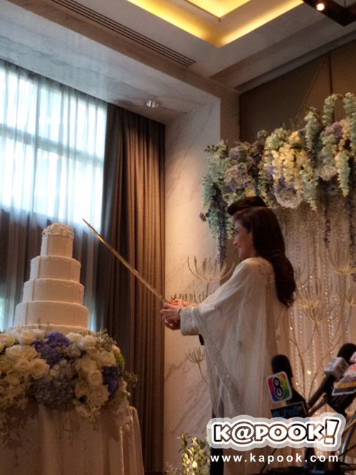 แองจี้ เฮสติ้ง แต่งงาน