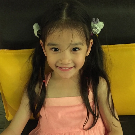 น้องพราว ลูกสาวพ่อลิฟท์ แม่หญิง 