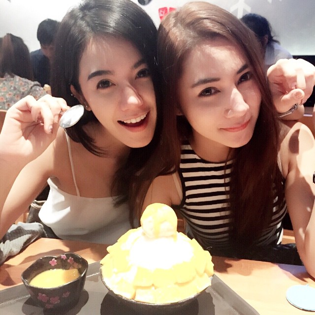 เนเน่ แบท คู่รักเลสเบี้ยนสุดฮอต 