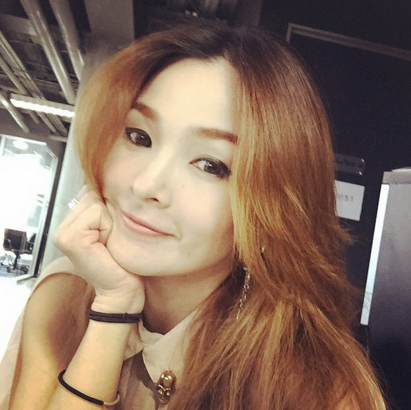 โรงแรมดังอำนาจเจริญ ฟ้อง แคนดี้ รากแก่น กล่าวหาเป็นโรงแรมผีสิง