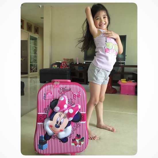 น้องพราว ลูกสาวพ่อลิฟท์ แม่หญิง 