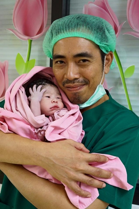 อ๊อฟ Big Ass เป็นคุณพ่อแล้ว