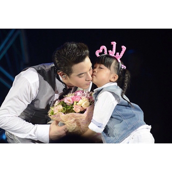 บอย ปกรณ์ โพสต์ซึ้งถึง เจมส์จิ หลังนำทีมเซอร์ไพรส์กลางคอนเสิร์ต