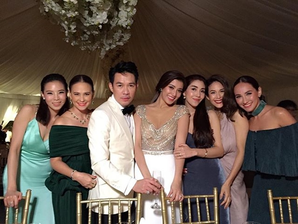 งานแต่ง เอมมี่ ไฮโซเจมส์