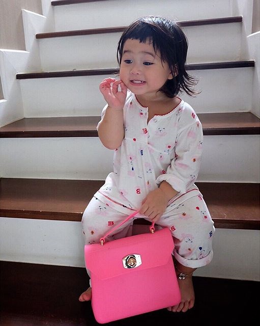 น้องนามรูป ลูกสาวไก่ มีสุข