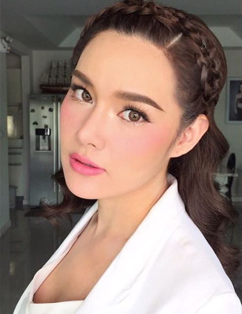 หญิง รฐา