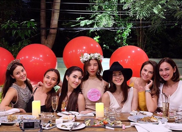 คริส หอวัง แก๊งนางฟ้า