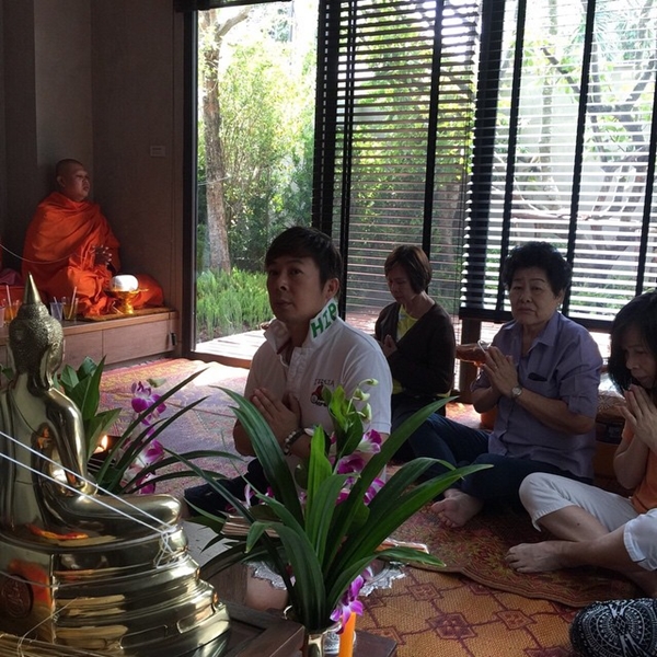 บ้านไก่ สมพล