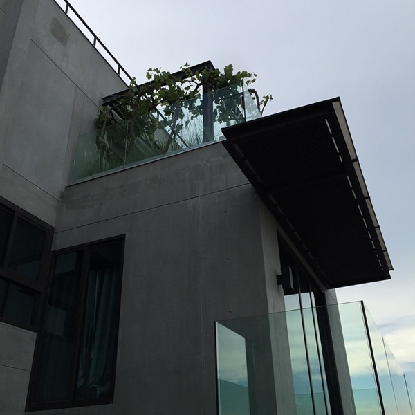 บ้านไก่ สมพล