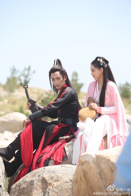 จูอี้หลง มีน พีชญา